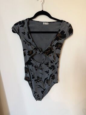 Free People Gray Floral Tie-Front Bodysuit with Black and Brown Print
